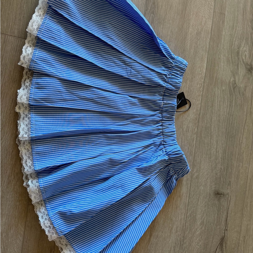 Blue Striped Skirt with Lace Trim brand new fashion nova size xs - Picture 2 of 4